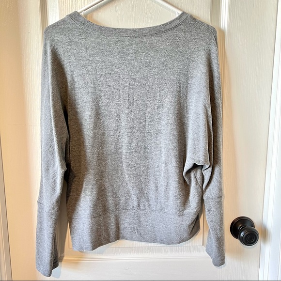 CUPCAKES & CASHMERE Gray Nirvana Dolman Sleeve Sweater—SZ. Small - Picture 7 of 14